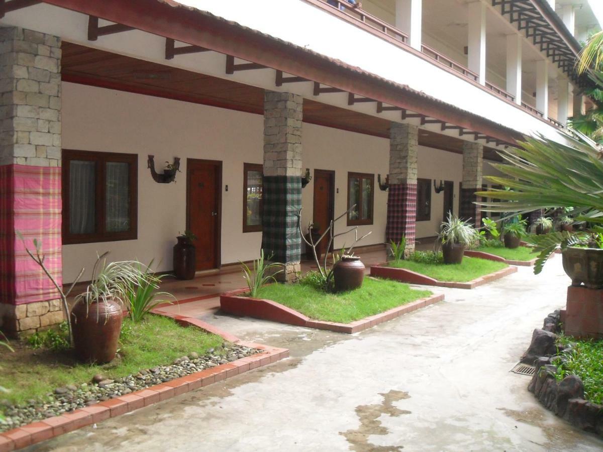 Hotel Pantai Gapura Macáçar Exterior foto