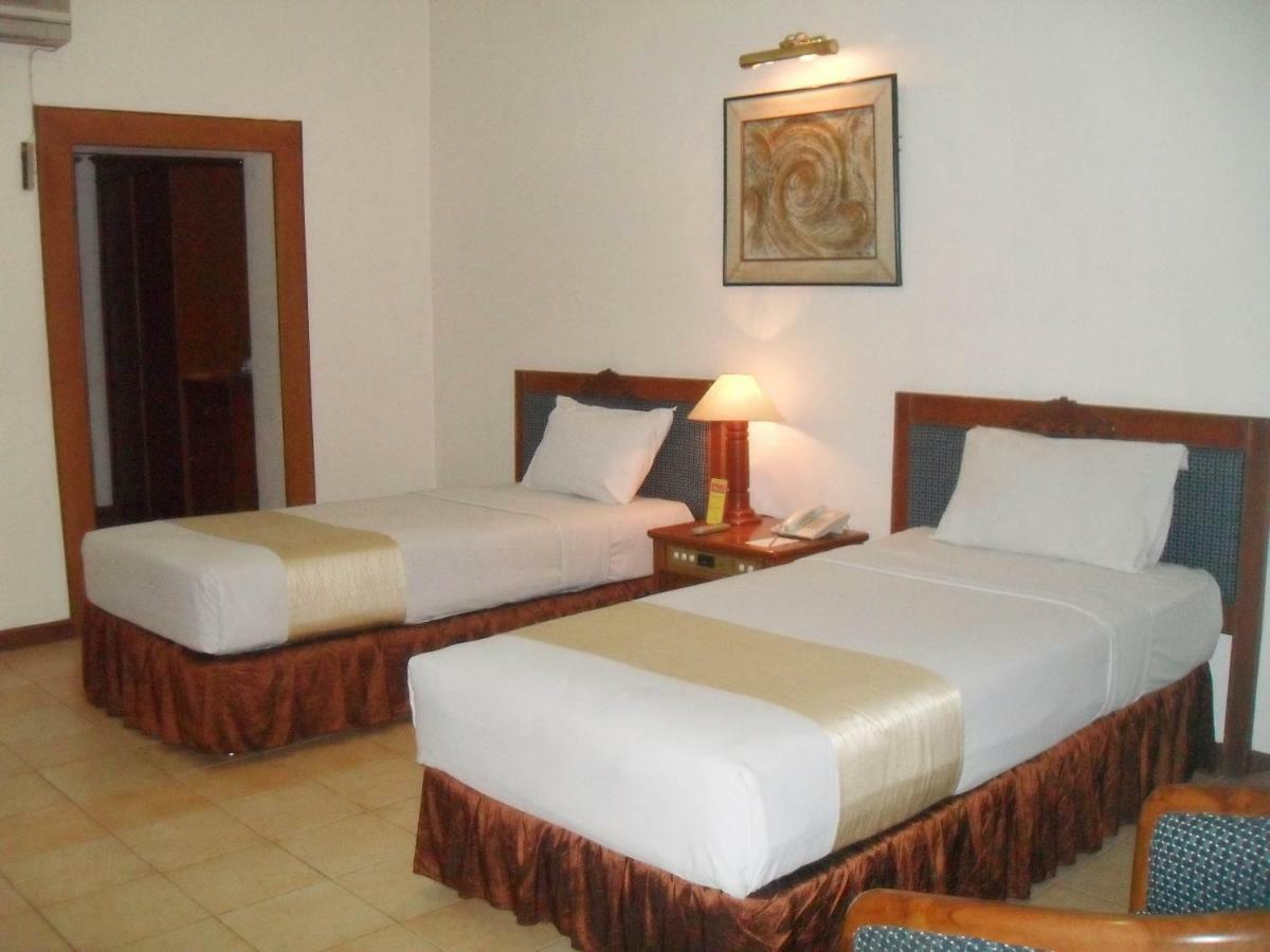 Hotel Pantai Gapura Macáçar Exterior foto
